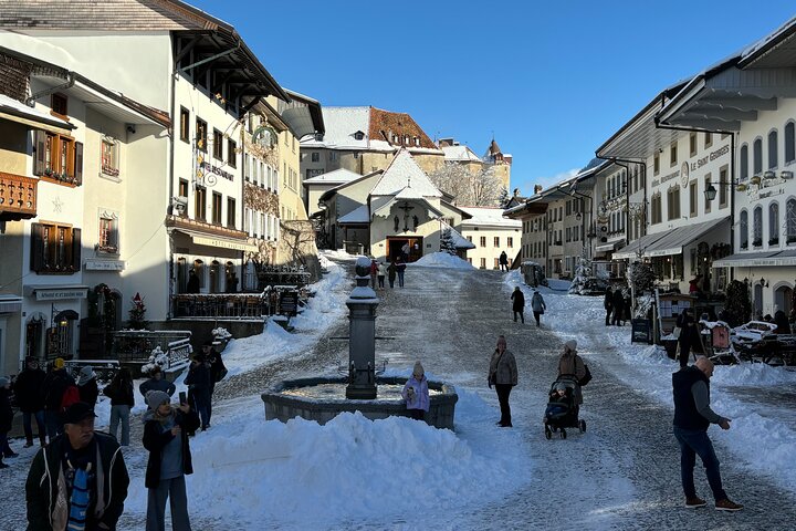 Gruyères Cheese and Chocolate tour from Geneva with local host