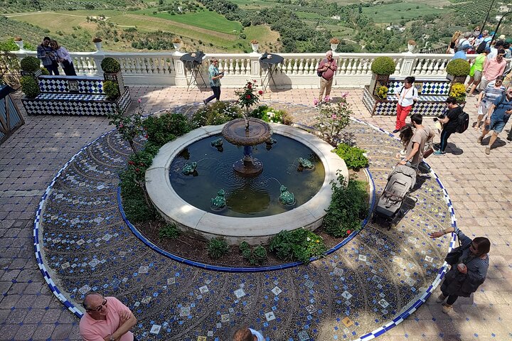 Discover Ronda and Setenil de las Bodegas in a Day from Málaga