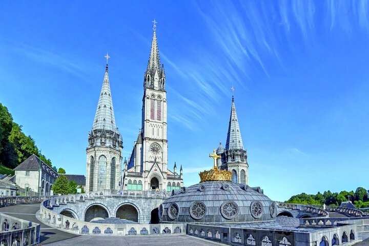Guided Small Group Day Tour from Toulouse to Lourdes
