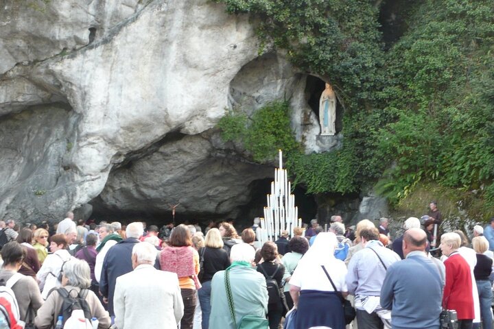 Guided Small Group Day Tour from Toulouse to Lourdes
