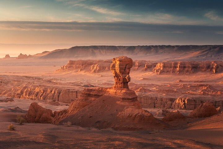 Gobi tour Mongolia with dinosaur fossils