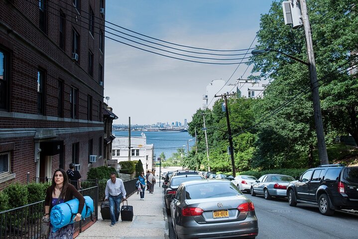 See Statue Of Liberty and Staten Island Tour and Slice of Pizza