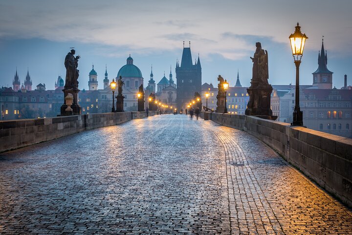 Private transfer from Passau to Prague, 2h Stop, Local driver