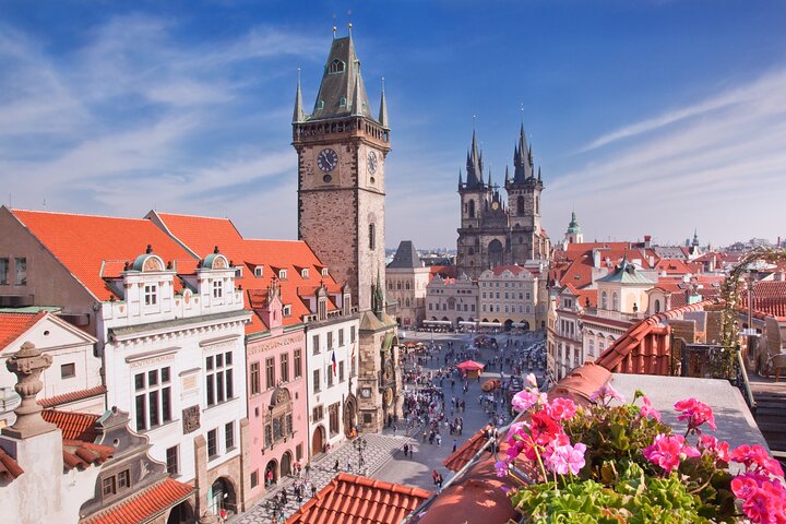 Private transfer from Passau to Prague, 2h Stop, Local driver