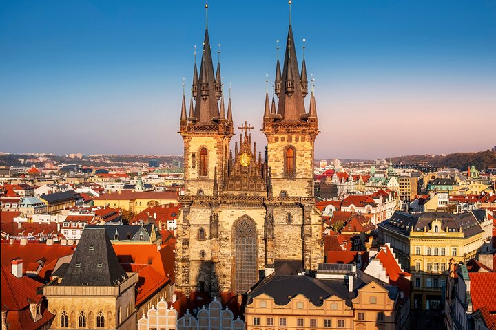 Private Transfer from Cesky Krumlov to Prague, English-speaking driver