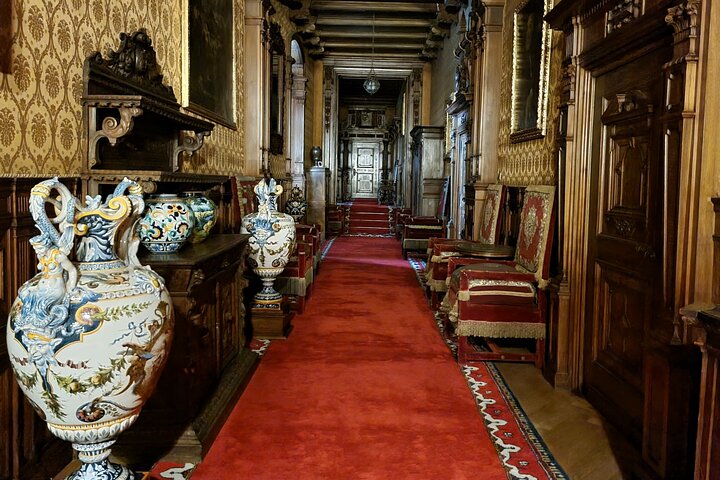 Private Day Trip from Bucharest: Dracula’s Castle, Peles & Brasov