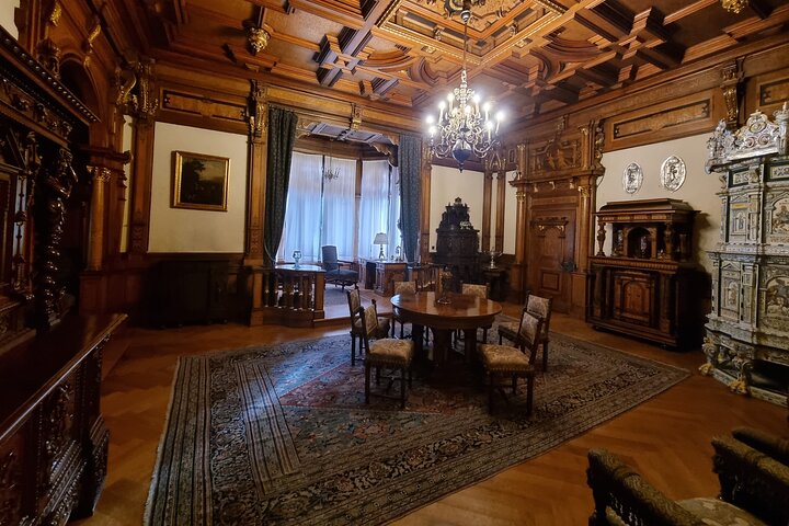 Private Day Trip from Bucharest: Dracula’s Castle, Peles & Brasov
