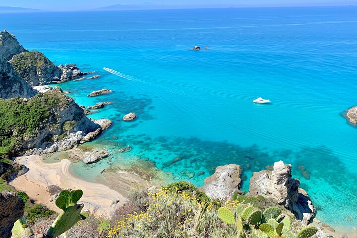 Tropea to Capo Vaticano, the Best Boat Tour. Max 8-12 Passengers