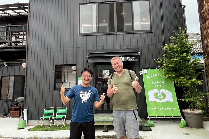 Become a Local! A Walking Tour of Arts, Crafts & Onsen Culture
