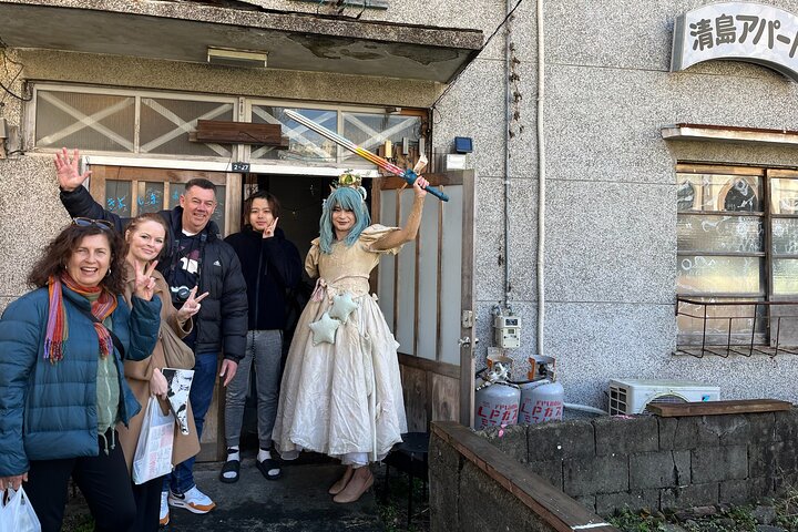 Become a Local! A Walking Tour of Arts, Crafts & Onsen Culture