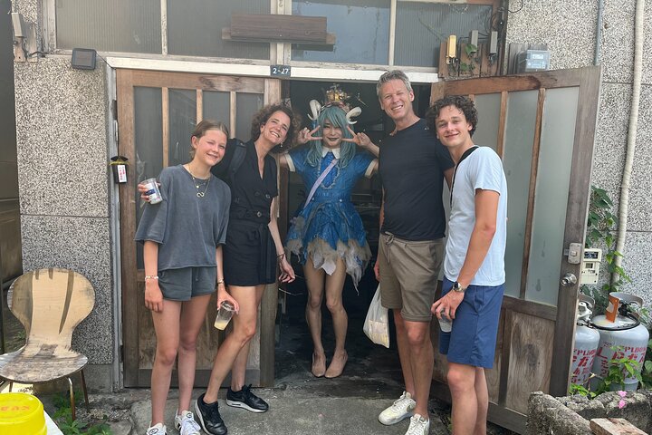 Become a Local! A Walking Tour of Arts, Crafts & Onsen Culture