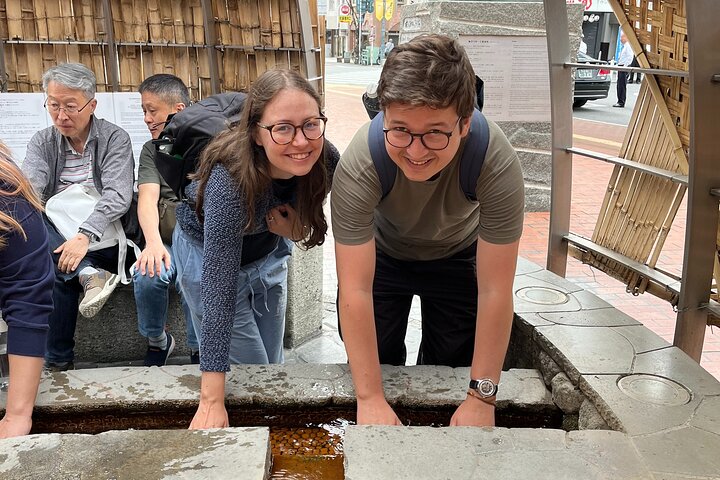 Become a Local! A Walking Tour of Arts, Crafts & Onsen Culture