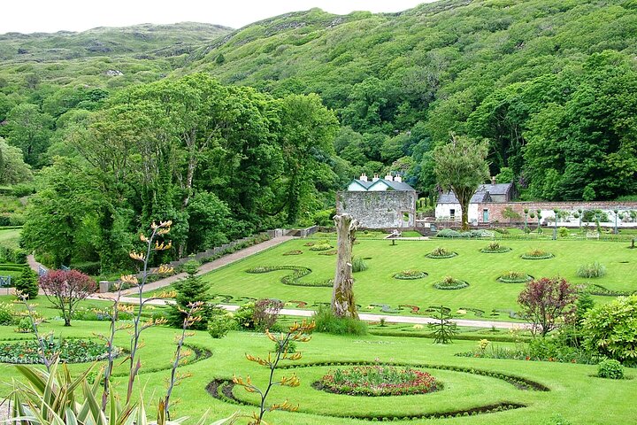 Kylemore Abbey Connemara Walking Tour Experience