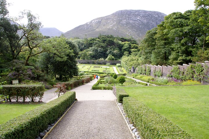 Kylemore Abbey Connemara Walking Tour Experience