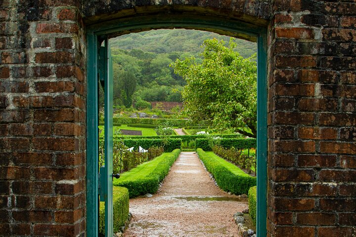 Kylemore Abbey Connemara Walking Tour Experience