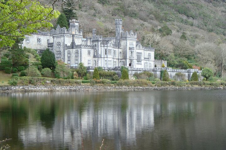 Kylemore Abbey Connemara Walking Tour Experience