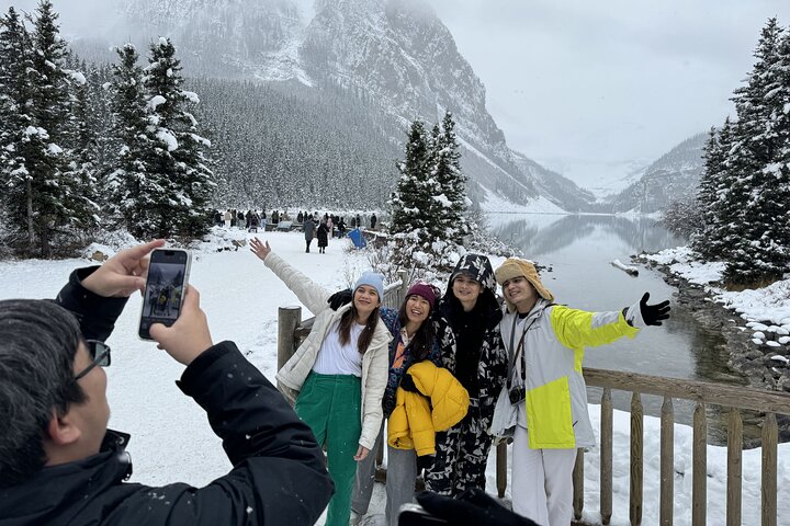 Banff: Moraine Lake and Lake Louise Shuttle | Limited Time Offer!