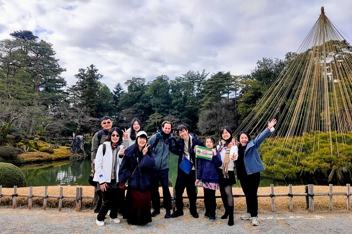 Kanazawa Highlights: Garden, Castle, Samurai & Geisha+Taxi