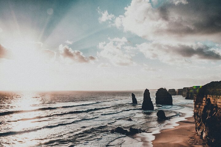 Great Ocean Road Discovery Tour-12 Apostles & Golden Hour Wonders