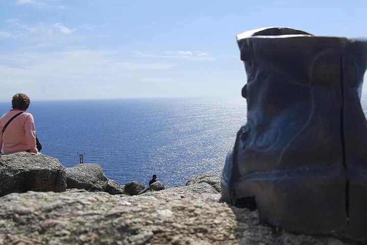 Excursion to Finisterre + Muxia + Costa da Morte (7 stops)