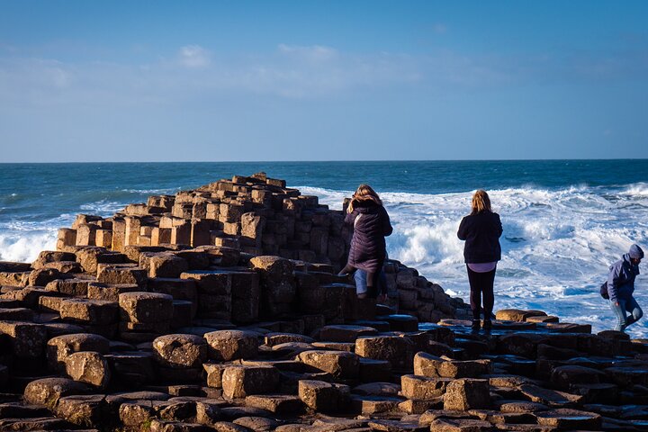 Giants Causeway and Castles from Belfast: Guided Tour