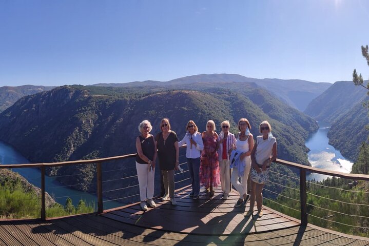 Private excursions in A Coruña from 5 to 11 passengers