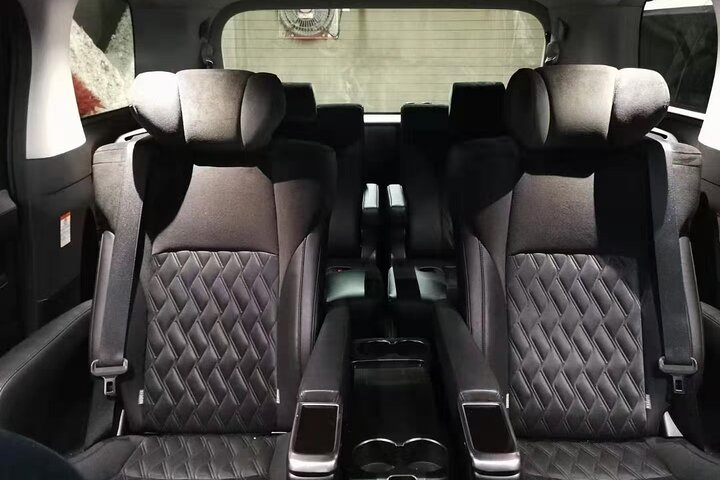 Narita Airport(NRT): Private Transfer to Tokyo/Yokohama 1-9pax