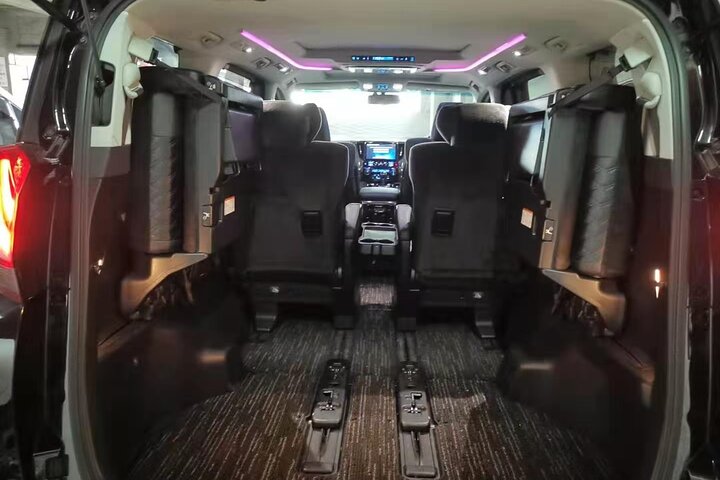 Narita Airport(NRT): Private Transfer to Tokyo/Yokohama 1-9pax