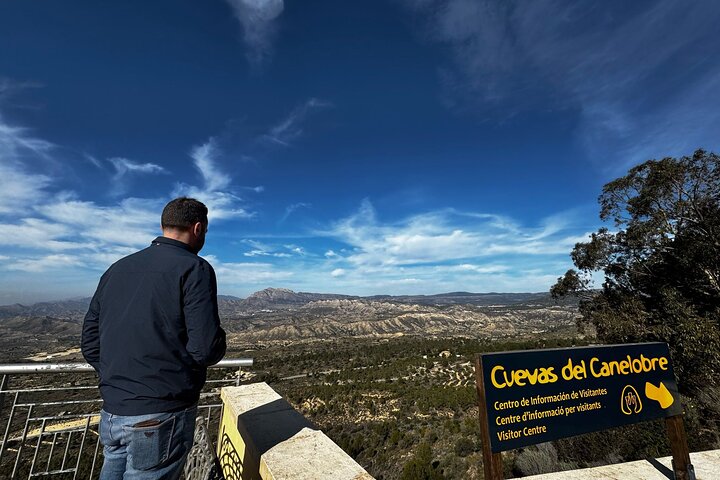 Alicante : Canelobre Caves and Busot Castle with Local Guide