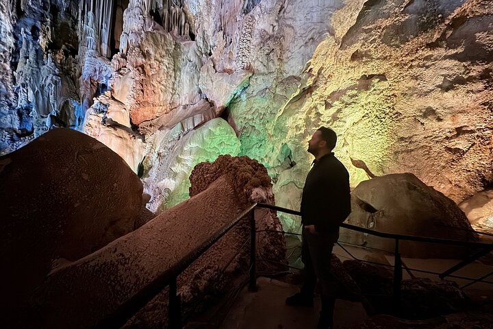 Alicante : Canelobre Caves and Busot Castle with Local Guide