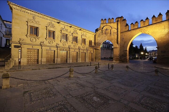 Visit Monumental Baeza (Cathedral entrance)