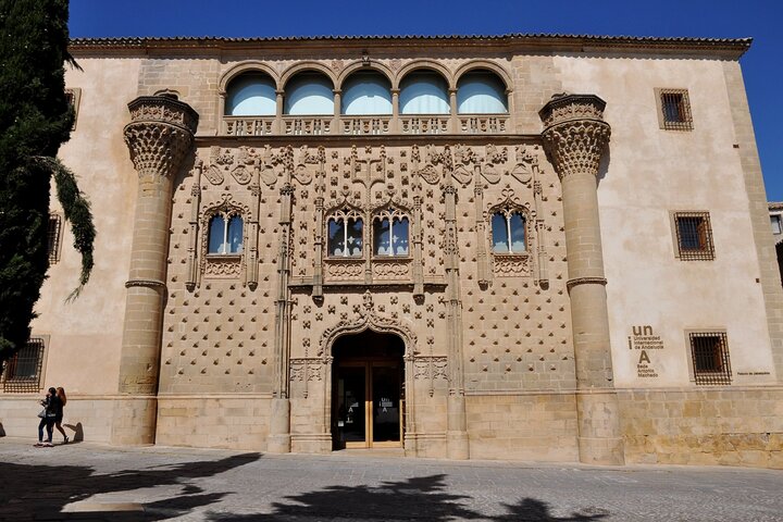 Visit Monumental Baeza (Cathedral entrance)