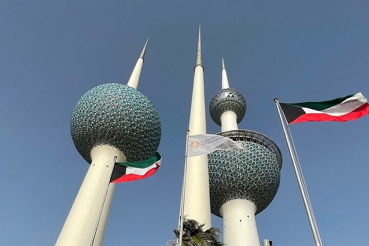 Kuwait: Half-Day City & Desert Tour with Pick-Up & Drop-Off