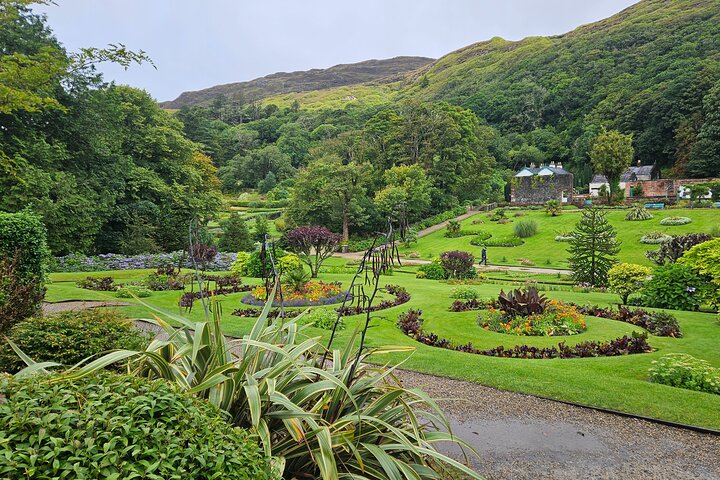 Kylemore Abbey Connemara Walking Tour Experience