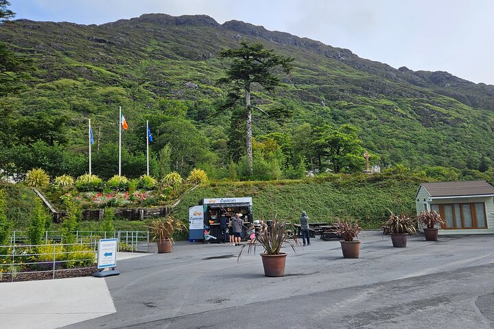 Kylemore Abbey Connemara Walking Tour Experience