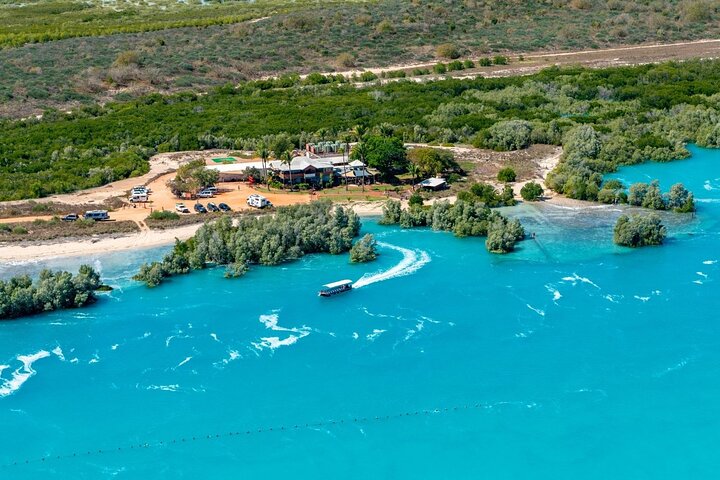 Pearls & Coast: 35-Min Heli Flight, Willie Creek Tour & Lunch