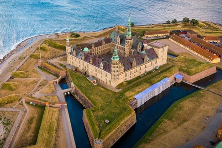 Full-Day; Castle, Palace, Cathedral & Viking ships Tour