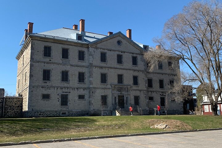 Trois-Rivières Self-Guided Walking Tour and Scavenger Hunt