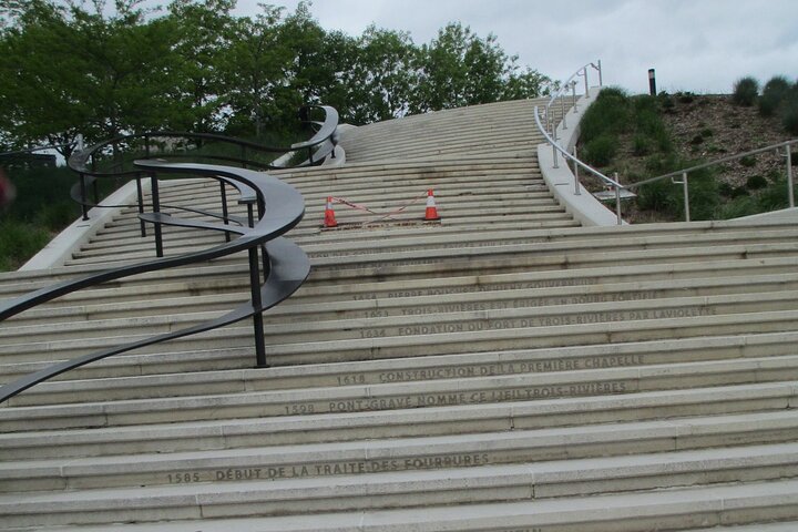 Trois-Rivières Self-Guided Walking Tour and Scavenger Hunt