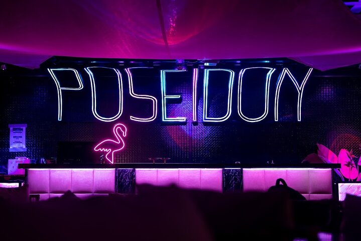 Da Nang: Poseidon Cruise with Dinner and Dragon Bridge Show