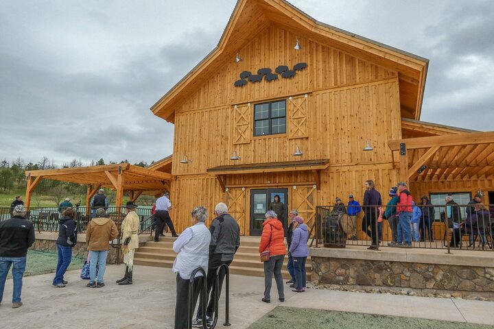 The Only Full Day - Jeep Bison Safari - W/ Lakeside Picnic Lunch