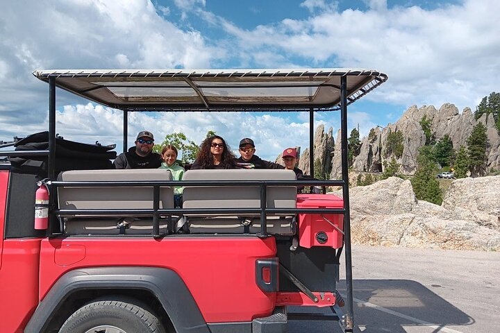 The Only Full Day - Jeep Bison Safari - W/ Lakeside Picnic Lunch