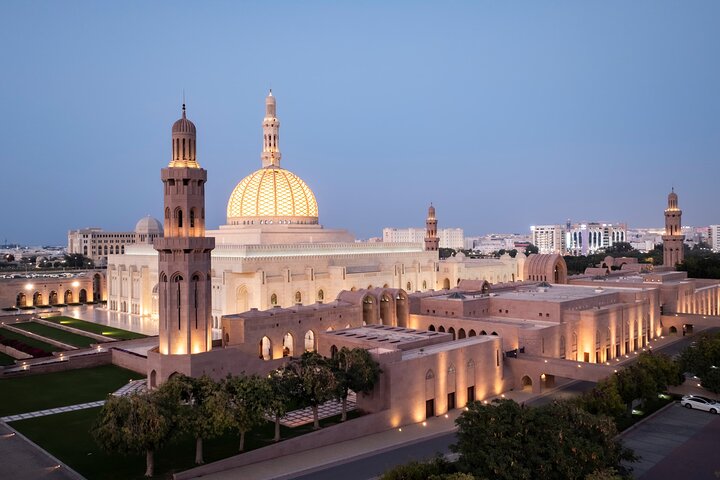 Private Muscat Highlights Tour: Culture, Coast & Old Souqs