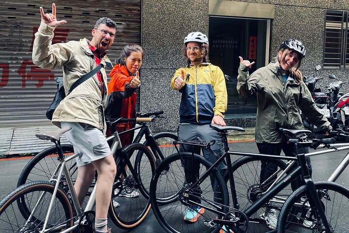 Best E-bike Cycling Tour in Taipei - Includes Local Food & Drinks