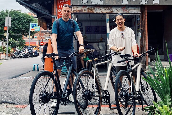 Best E-bike Cycling Tour in Taipei - Includes Local Food & Drinks