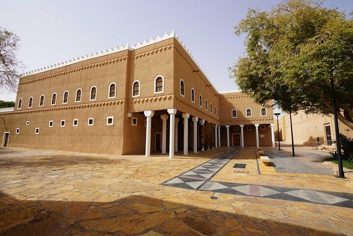 Walking Tour: Al Masmak Fortress, Souq Al Zal, and Saudi coffee