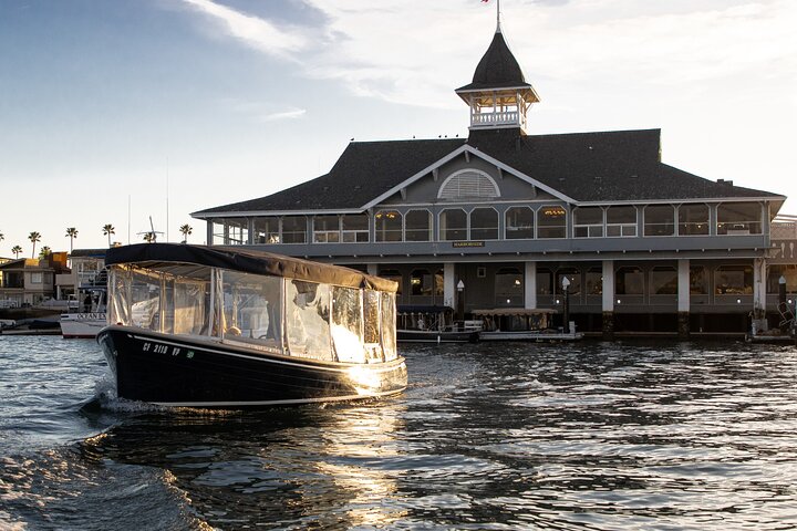 Electric Boat Rental in Newport Beach for Up to 12 People