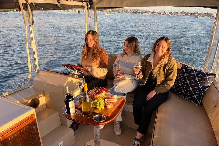 Electric Boat Rental in Newport Beach for Up to 12 People