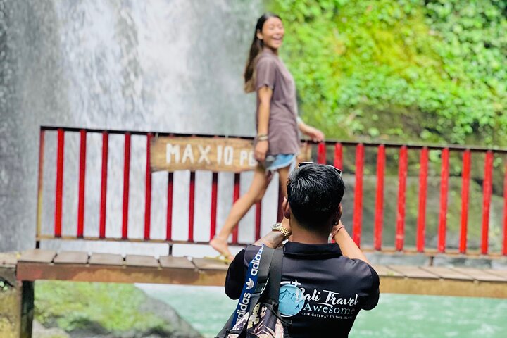 Ubud Private Tour: Waterfalls, Temple and Rice Terraces Swing
