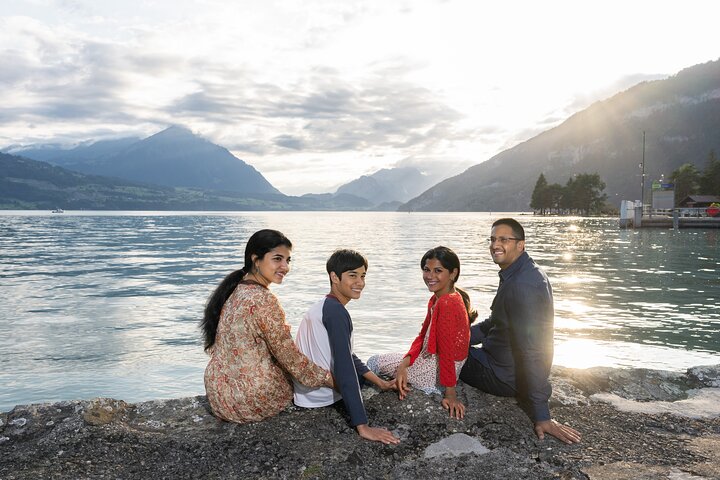 Phototour Private Photoshoot in Interlaken & Lake Brienz and Thun